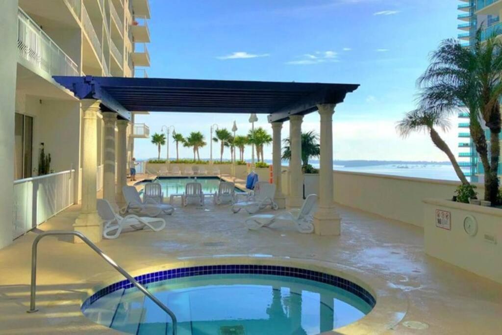 Apartment With & Ocean Views! Sleep Up To 6!