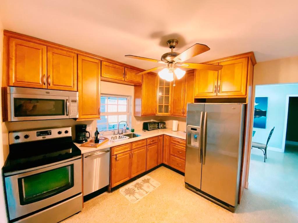 Beautiful 13 Minutes Away From Mia Holiday home Miami