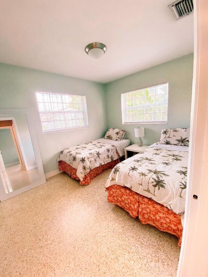Beautiful 13 Minutes Away From Mia Holiday home Miami