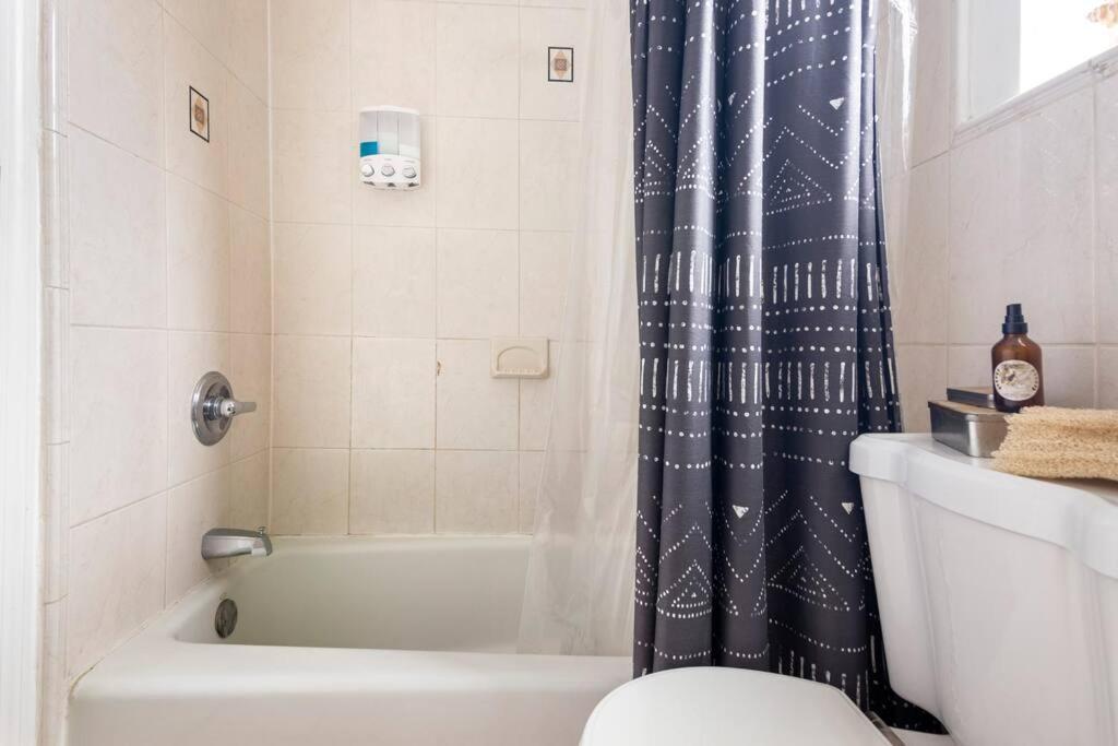 The Cozy Villa-private Parking Guest house *
