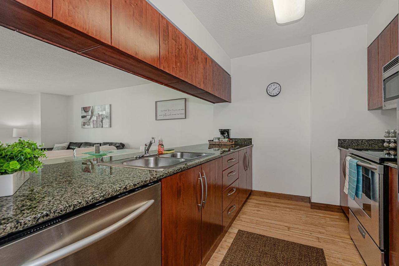 With & Ocean Views! Sleep Up To 6! * Miami