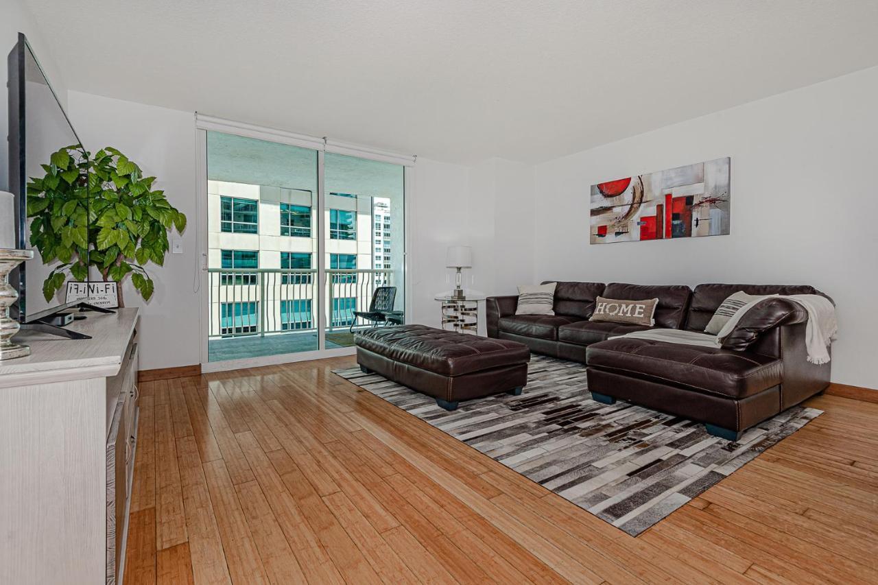 With & Ocean Views! Sleep Up To 6! Apartment Miami