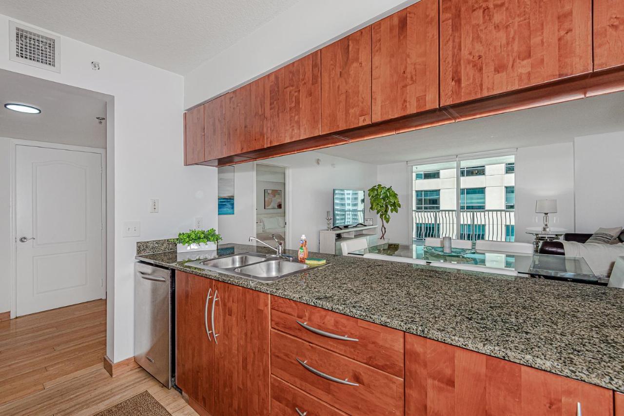 With & Ocean Views! Sleep Up To 6! * Miami