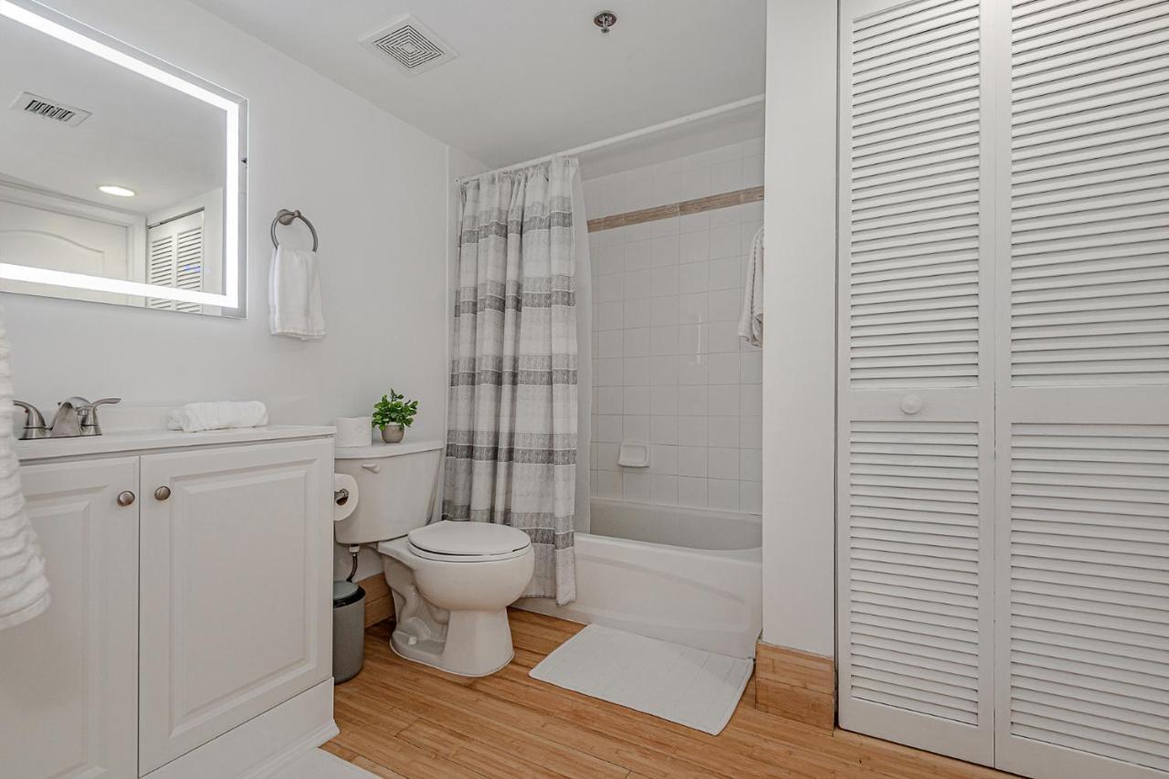 With & Ocean Views! Sleep Up To 6!