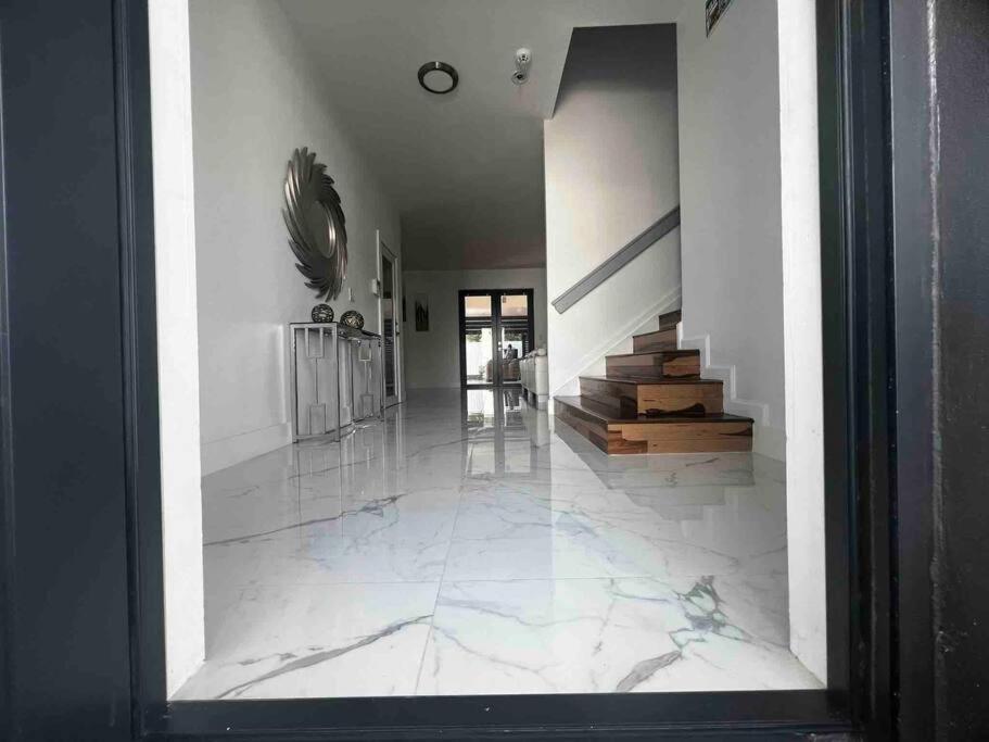 Villa Yenya Miami
