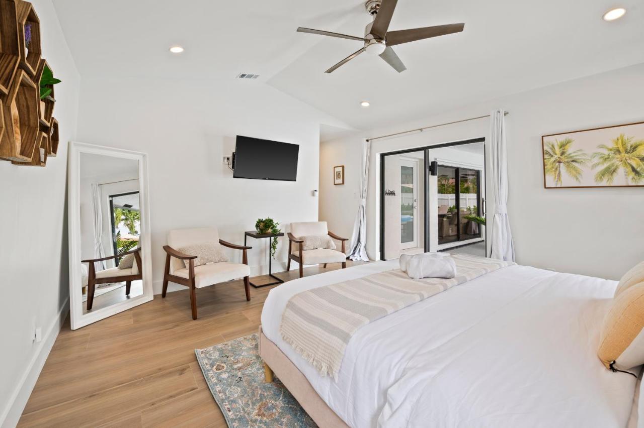 Villa Paradise Miami, Luxury Gem With Heated Pool, Game Room, Fire Pit, 3 Bed 2 Bath Miami
