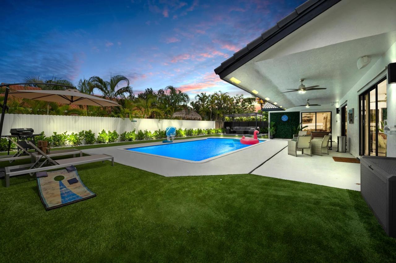 Paradise Miami, Luxury Gem With Heated Pool, Game Room, Fire Pit, 3 Bed 2 Bath Villa