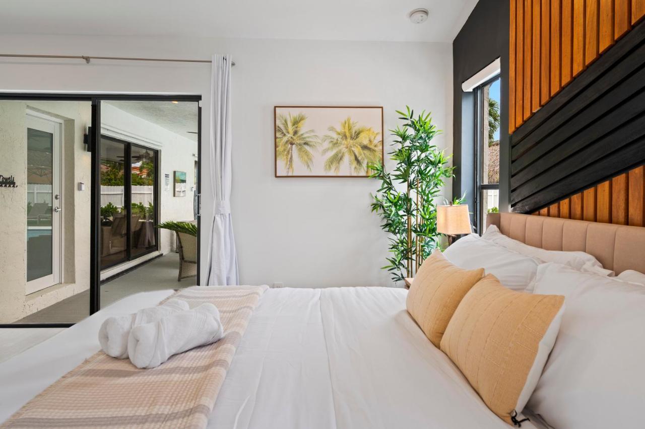 Paradise Miami, Luxury Gem With Heated Pool, Game Room, Fire Pit, 3 Bed 2 Bath *