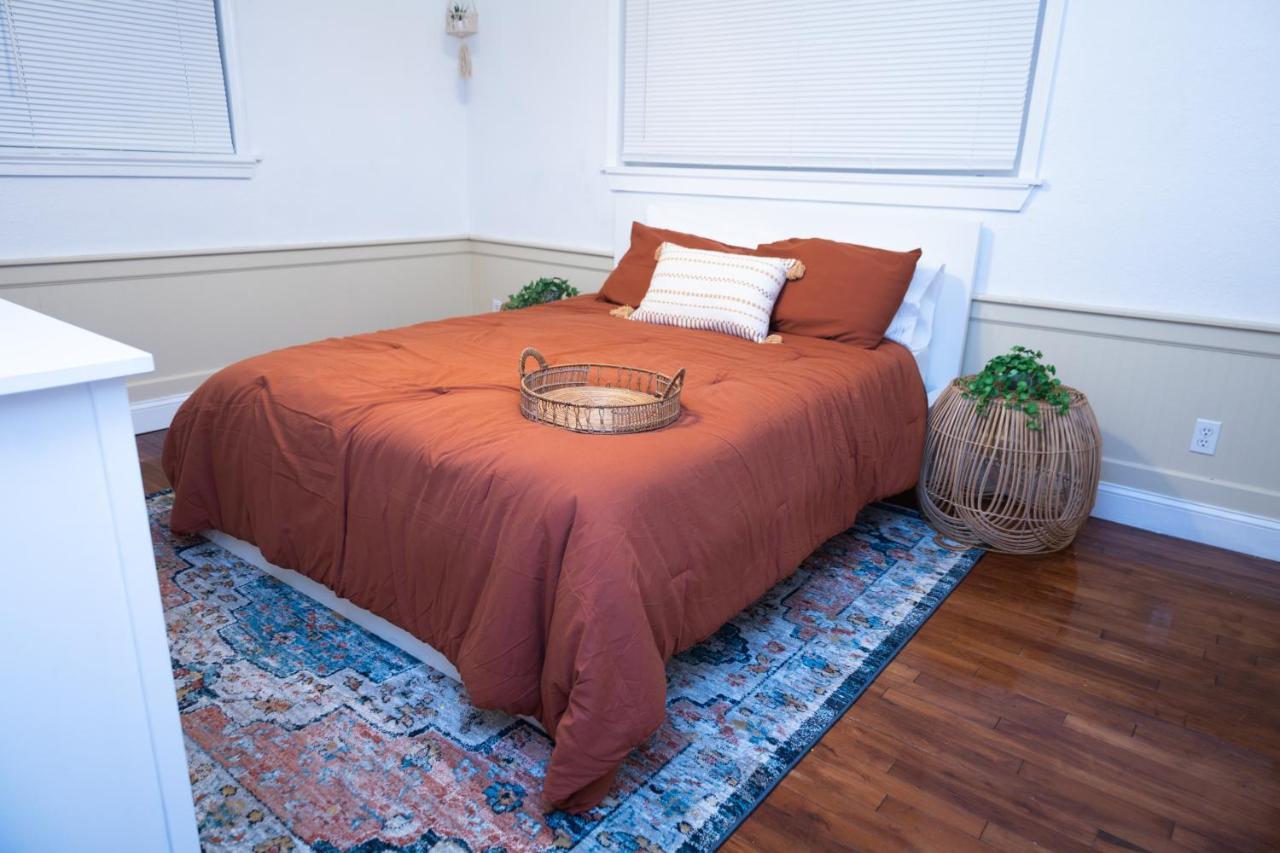 Guest house Cozy And Adorable 1 Bdr/1 Ba *