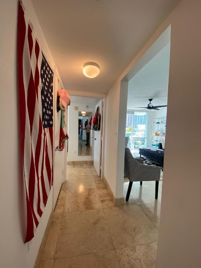 Comfortable In The Brickell Center Area *