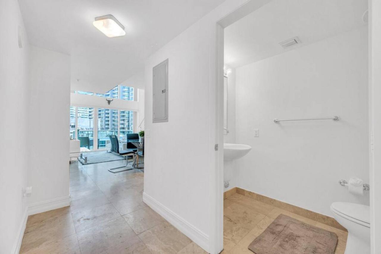 Holiday home Amazing Loft Style 1 Bed With Water And City Views