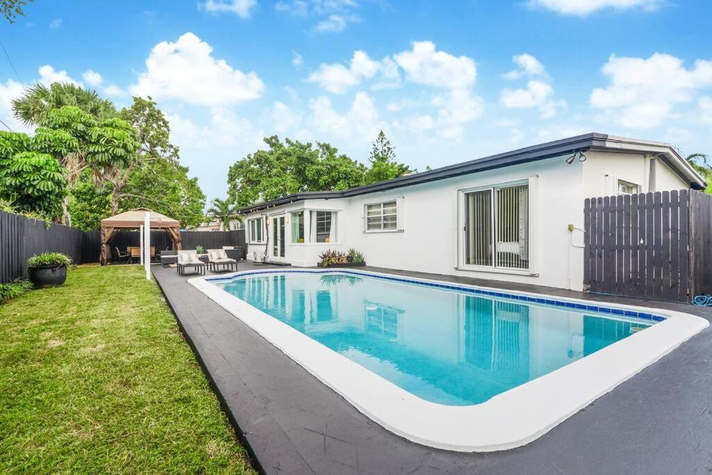 Holiday home Zen House W/pool+backyard+nature *