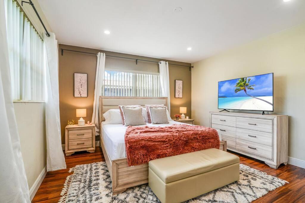 Zen House W/pool+backyard+nature Holiday home Miami