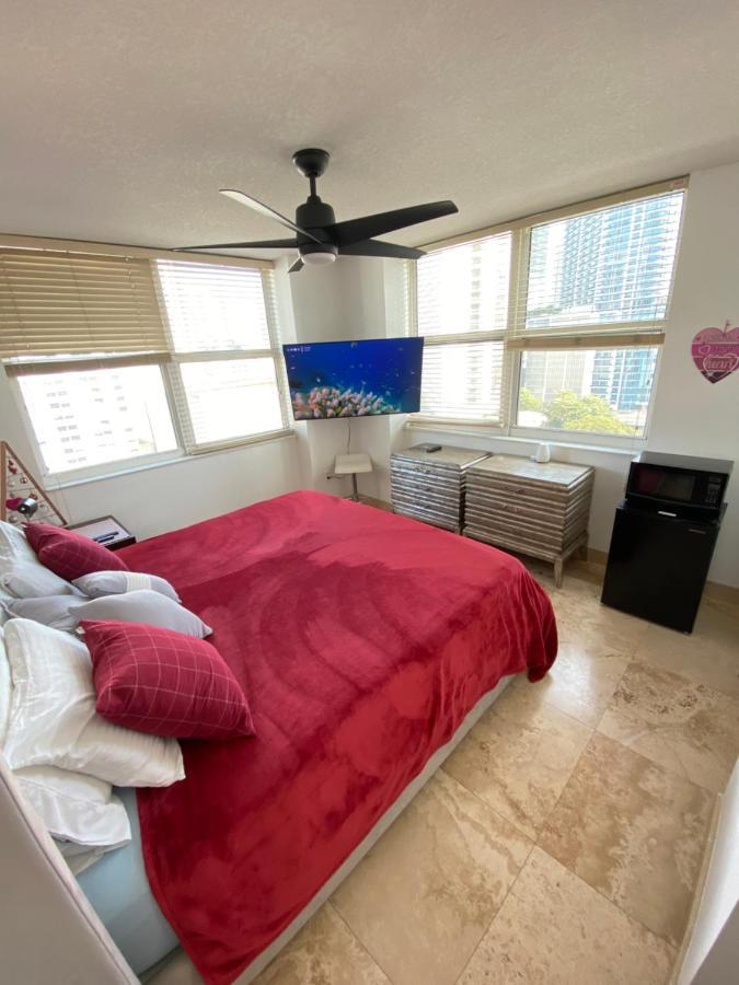 Comfortable In The Brickell Center Area *