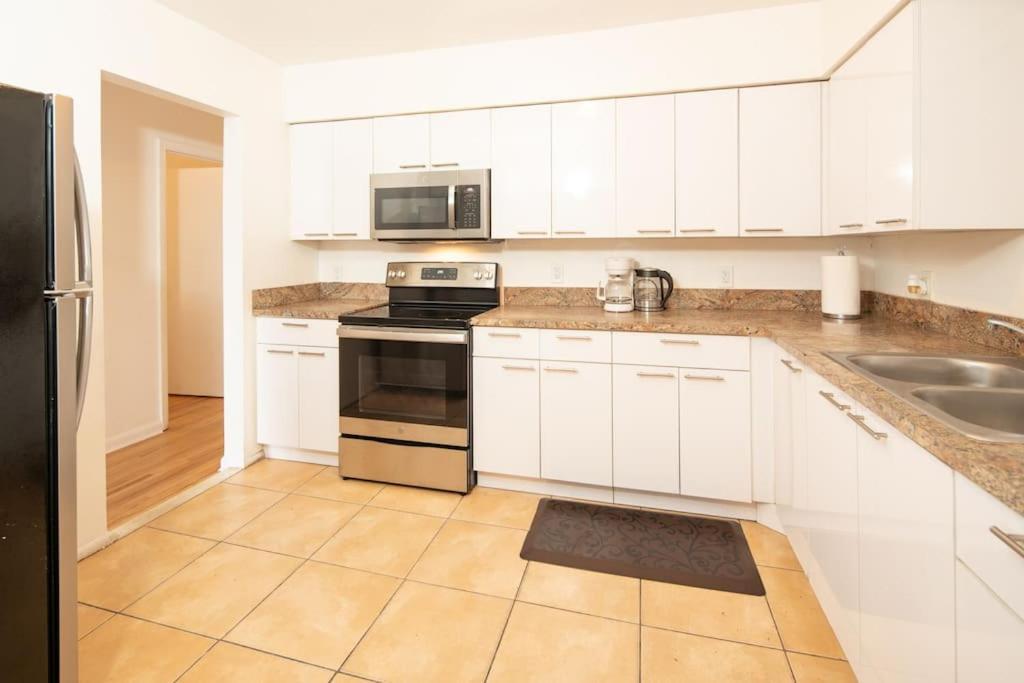 Modern 5 Bedroom 15 Min To The