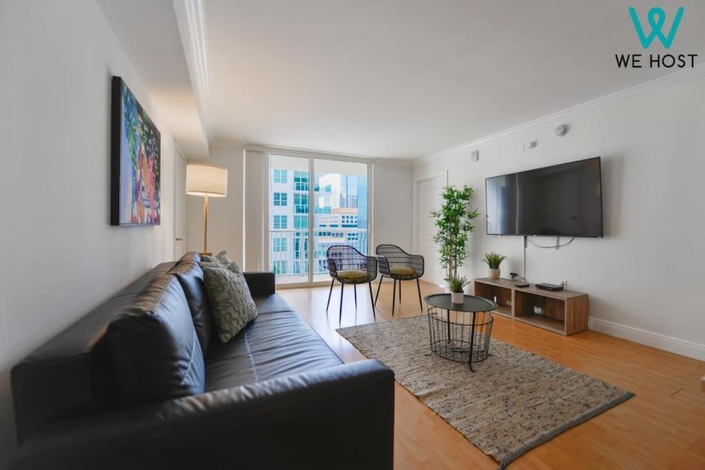 Apartment Trendy 2br With Pool And Bay Views