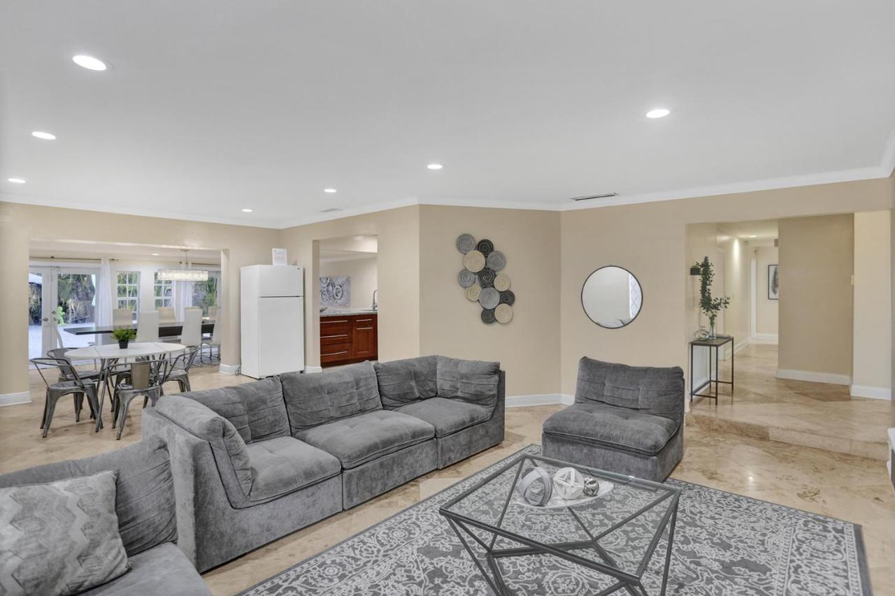 Casa Ria Luxury House & Private Pool Near Aventura Mall *