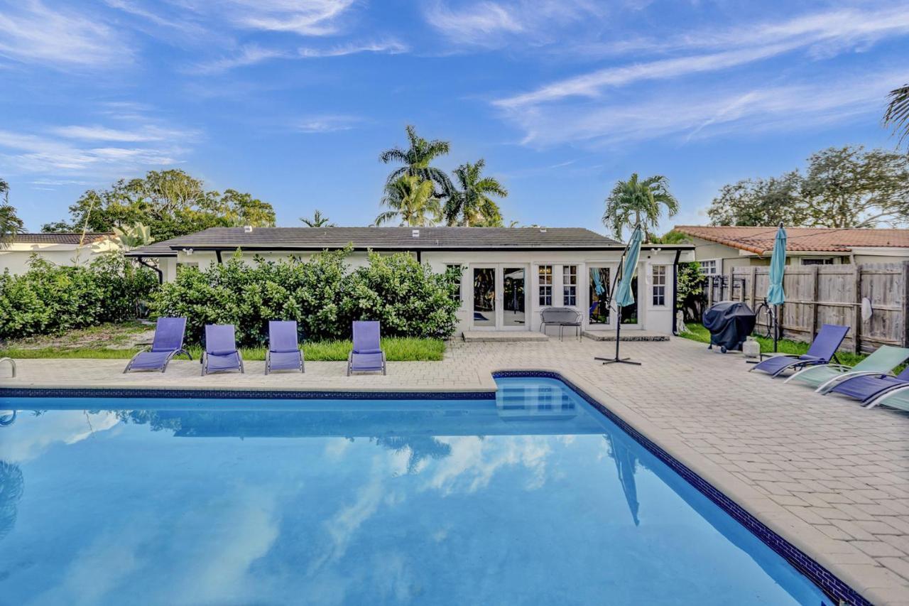 Casa Ria Luxury House & Private Pool Near Aventura Mall Villa