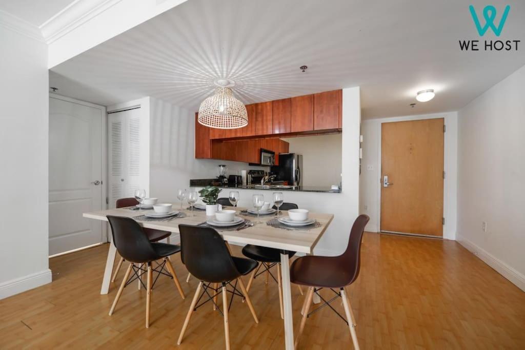 Trendy 2br With Pool And Bay Views Apartment *