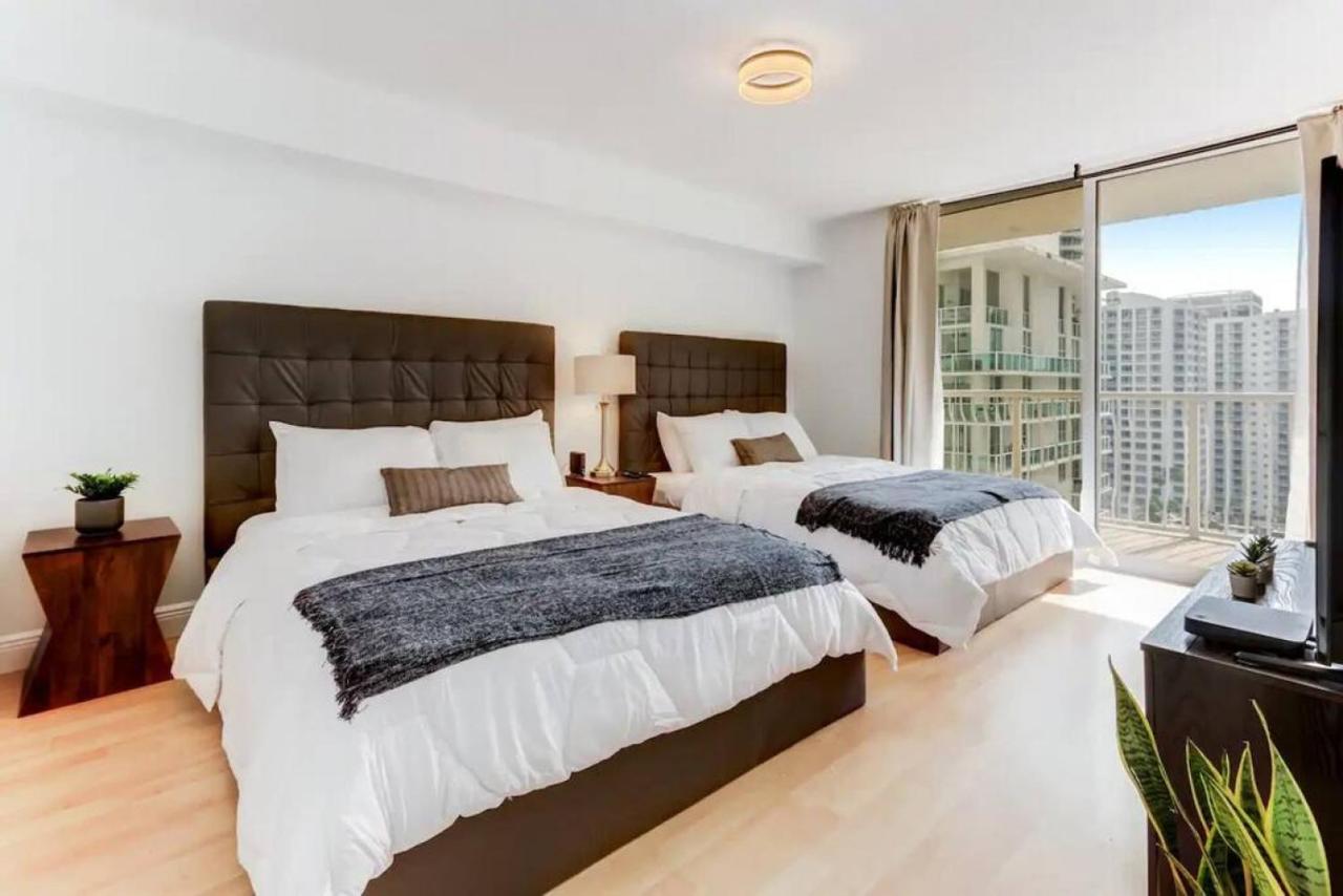 Luxe 1br With Balcony Bay View Pool Gym Parking Holiday home Miami