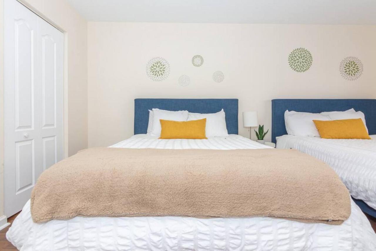 Absolutely Beautiful 1 Bedroom Paradise With A Huge Balcony *