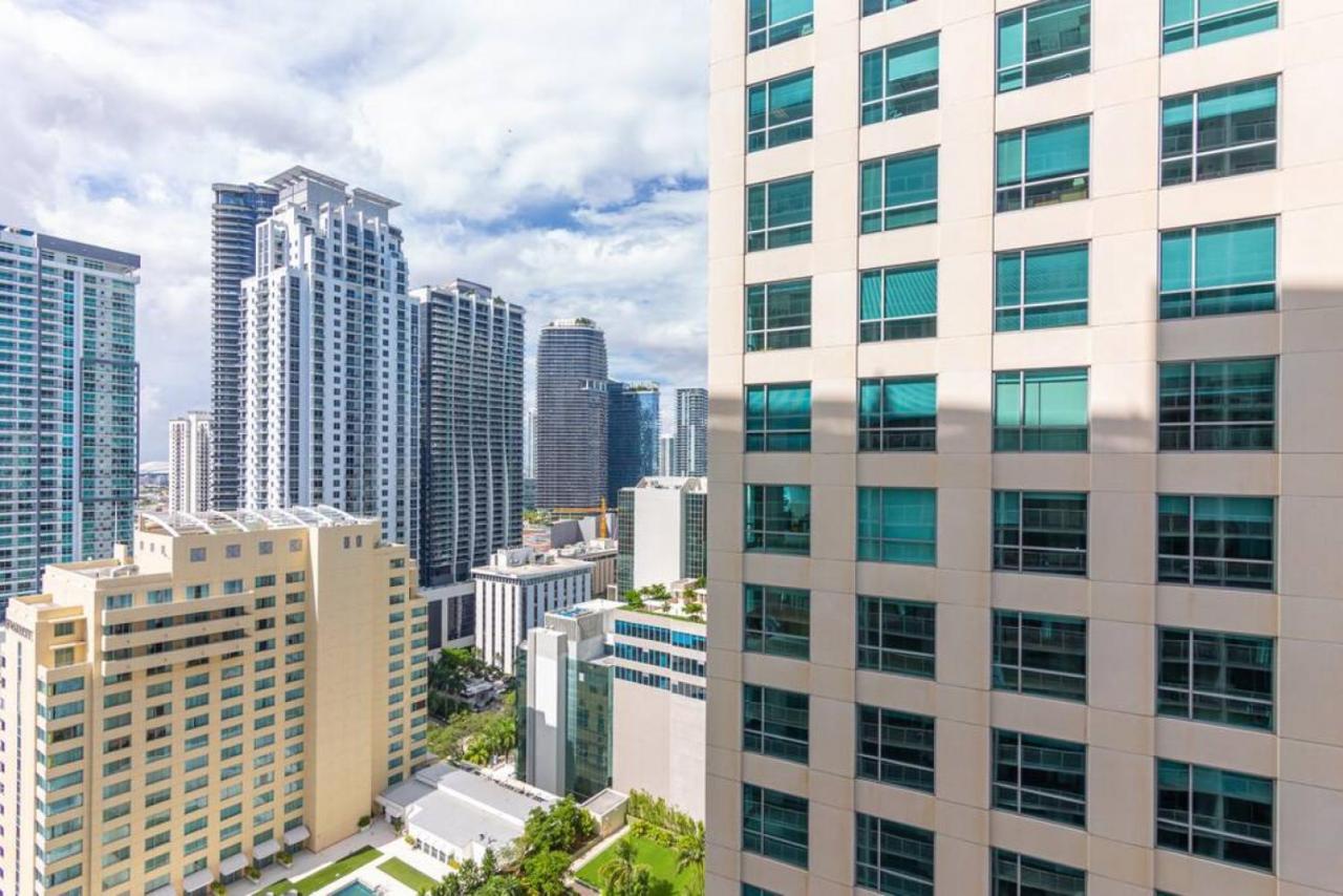 Absolutely Beautiful 1 Bedroom Paradise With A Huge Balcony