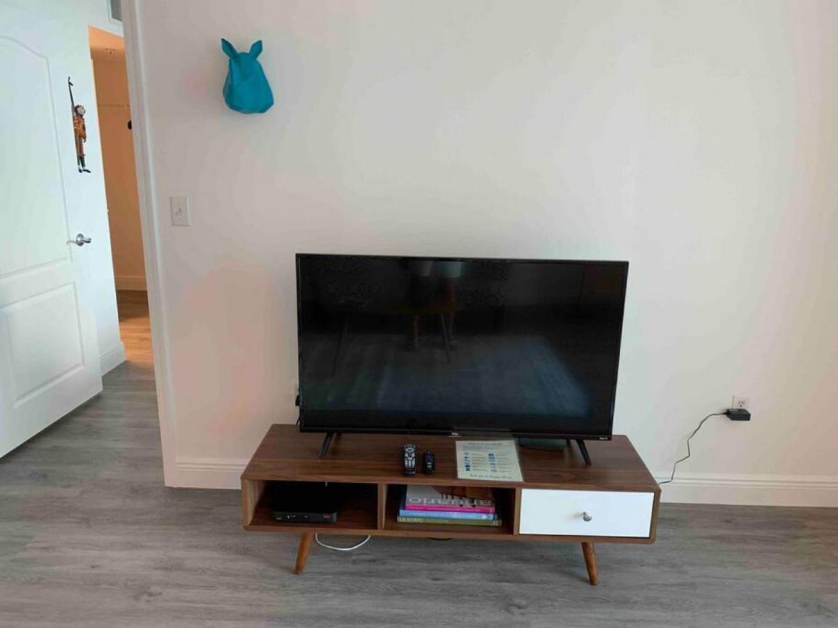 Super Cool 1br In Brickell With Parking Miami