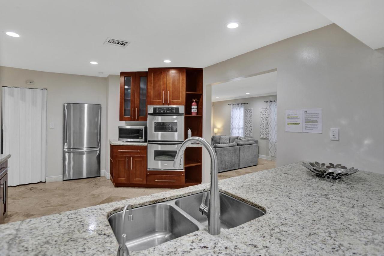 Casa Ria Luxury House & Private Pool Near Aventura Mall * Miami