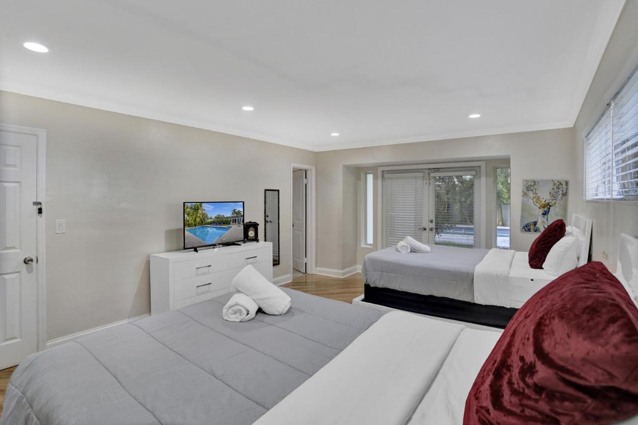 Casa Ria Luxury House & Private Pool Near Aventura Mall Villa Miami