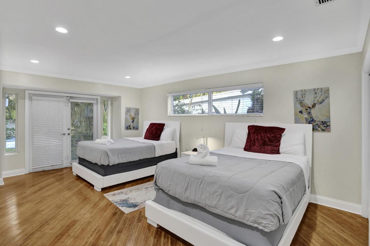 Casa Ria Luxury House & Private Pool Near Aventura Mall Miami