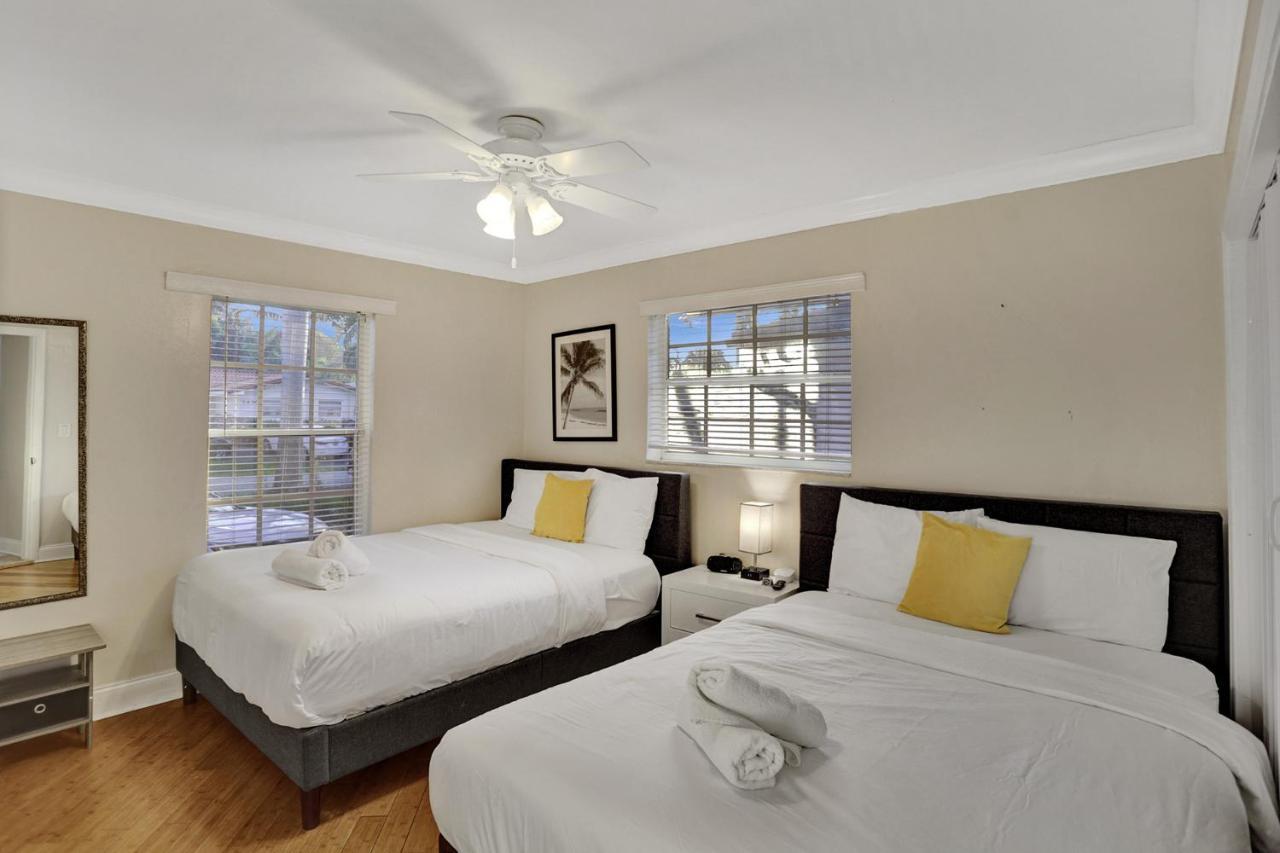 Villa Casa Ria Luxury House & Private Pool Near Aventura Mall Miami