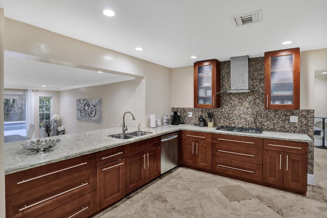 Casa Ria Luxury House & Private Pool Near Aventura Mall *