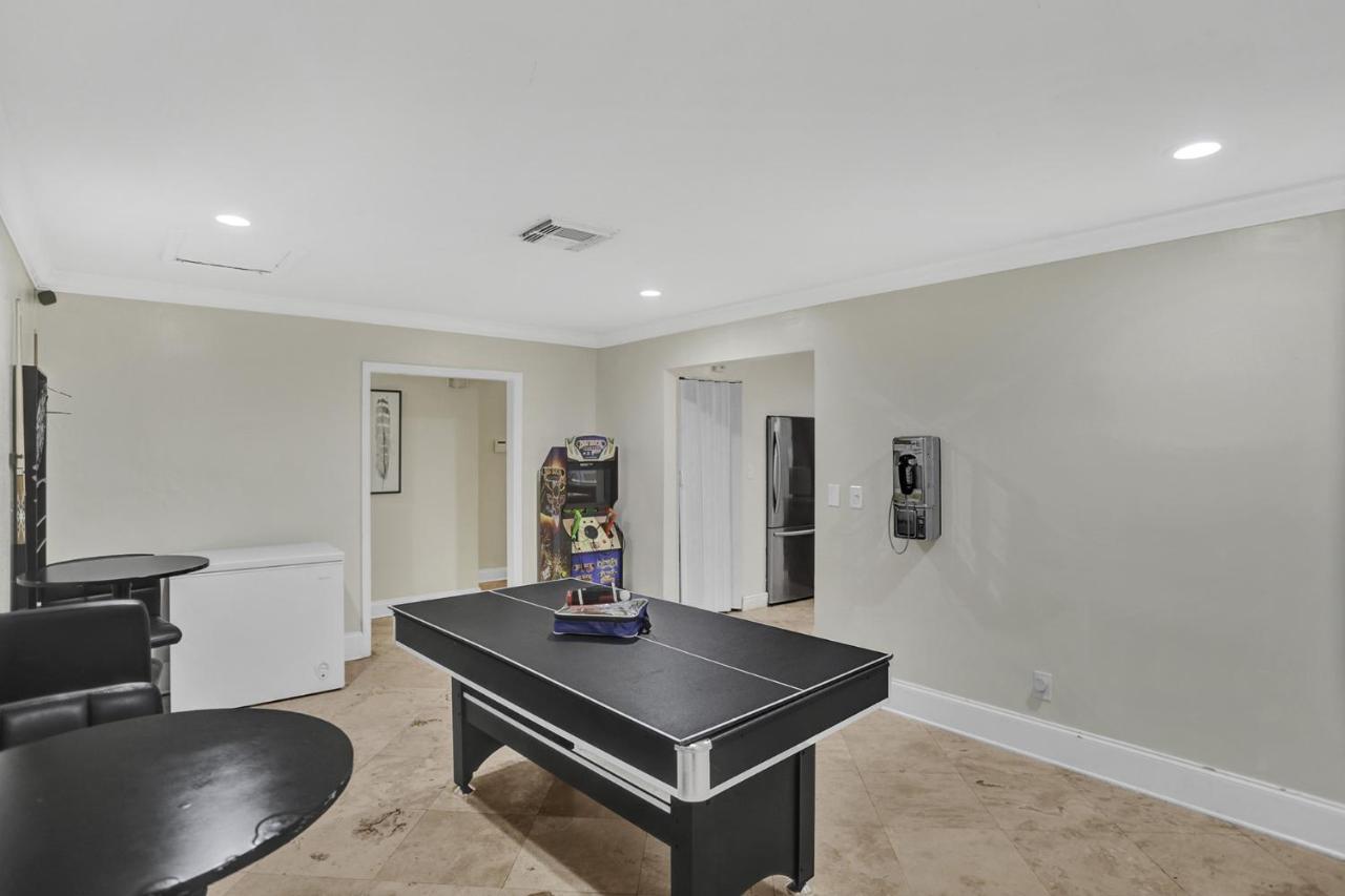 Casa Ria Luxury House & Private Pool Near Aventura Mall Miami
