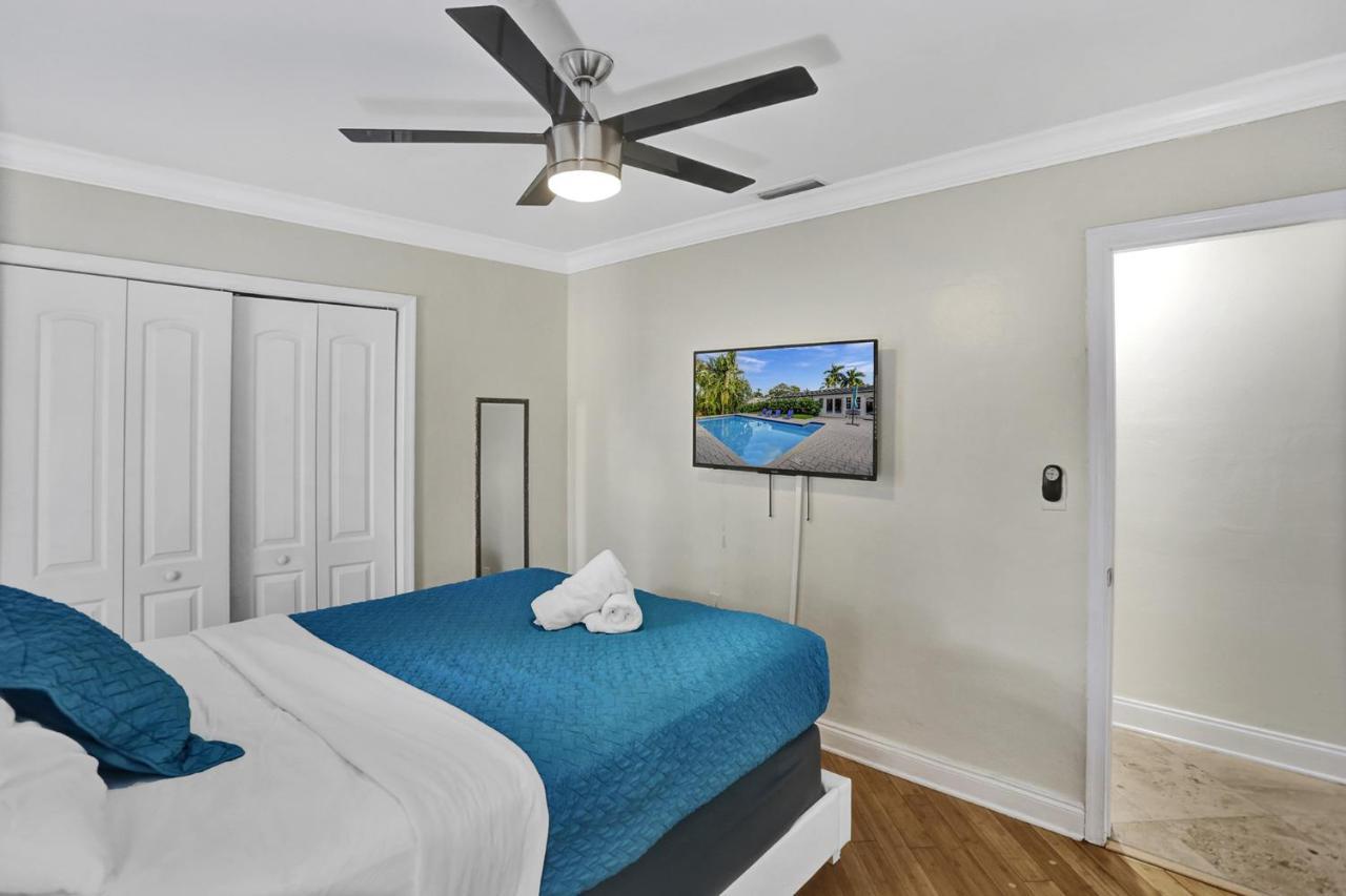 Casa Ria Luxury House & Private Pool Near Aventura Mall Villa *