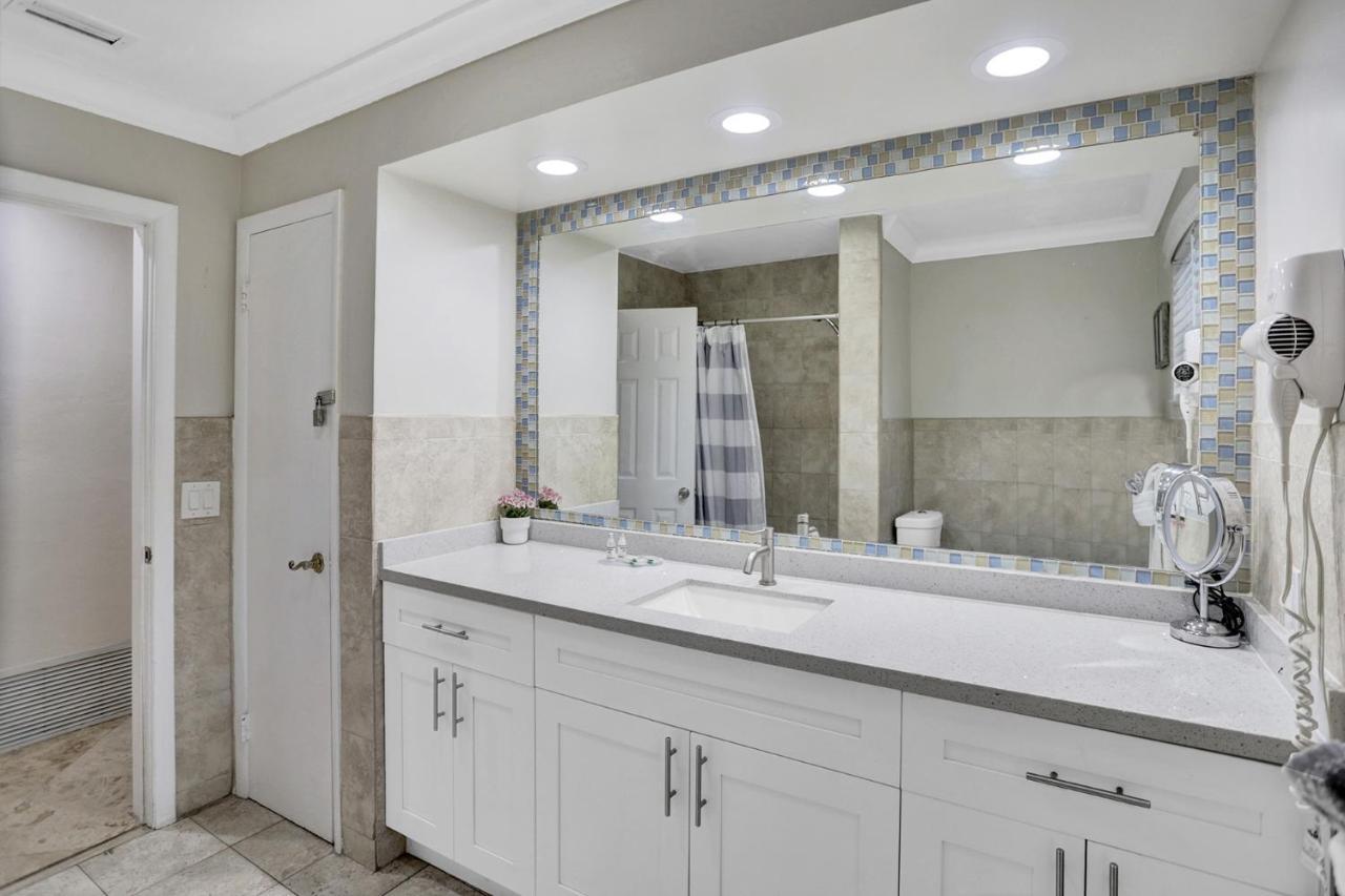 Villa Casa Ria Luxury House & Private Pool Near Aventura Mall Miami