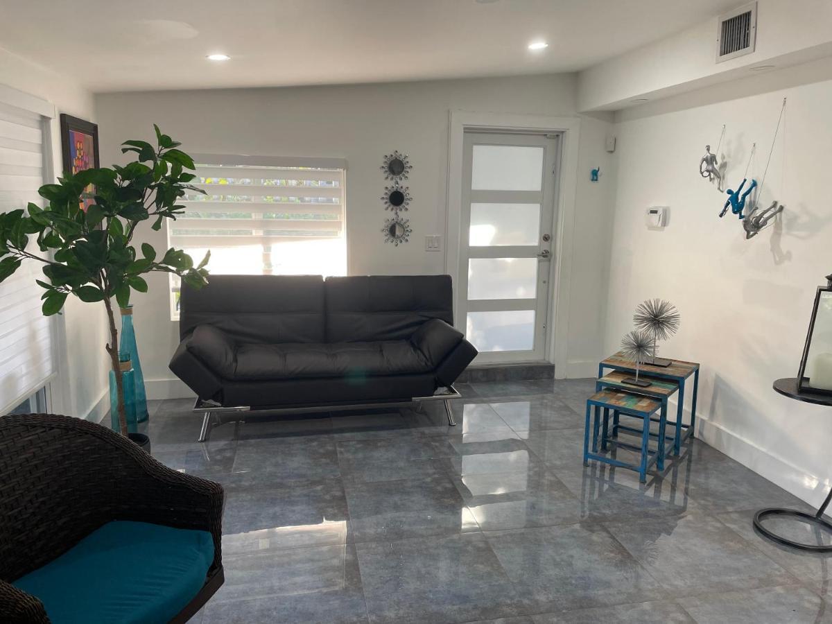 Cozy Triplex Centrally Located Holiday home Miami