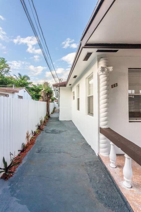 Bright & Cozy Duplex ~ Near South & Wynwood! *