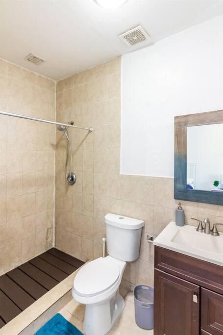 Bright & Cozy Duplex ~ Near South & Wynwood! Apartment