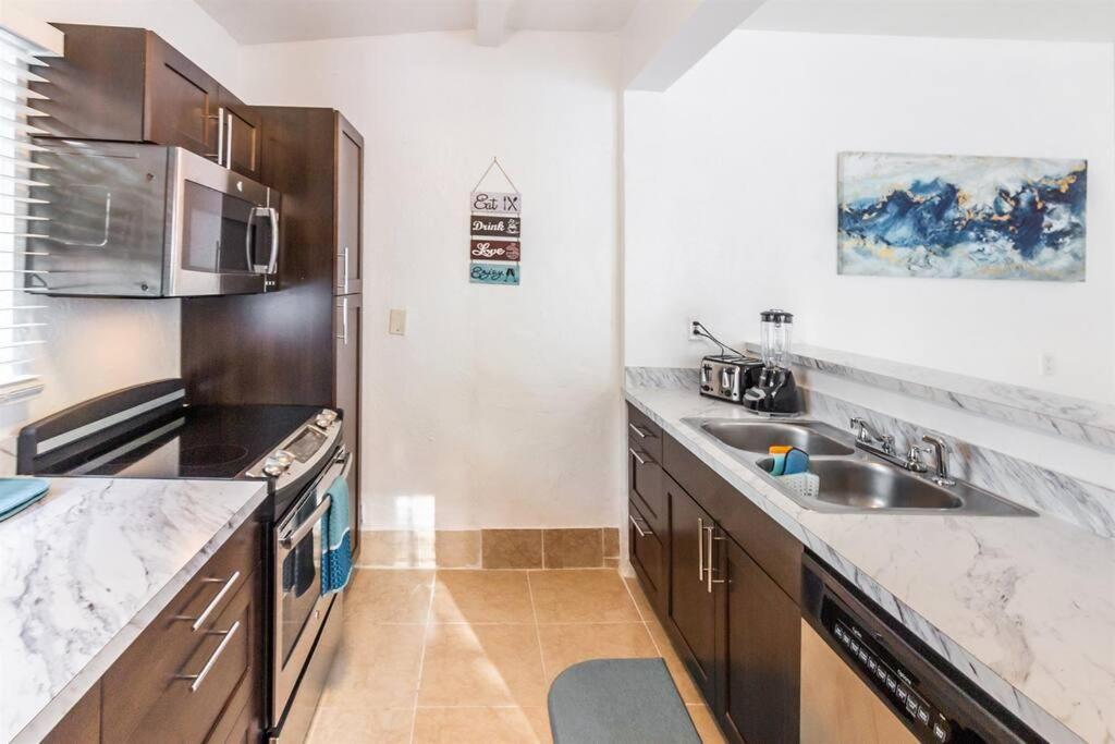 Bright & Cozy Duplex ~ Near South & Wynwood! * Miami