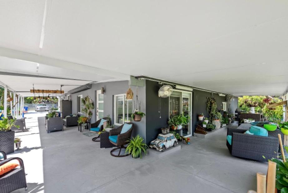 Cozy Triplex Centrally Located Holiday home *