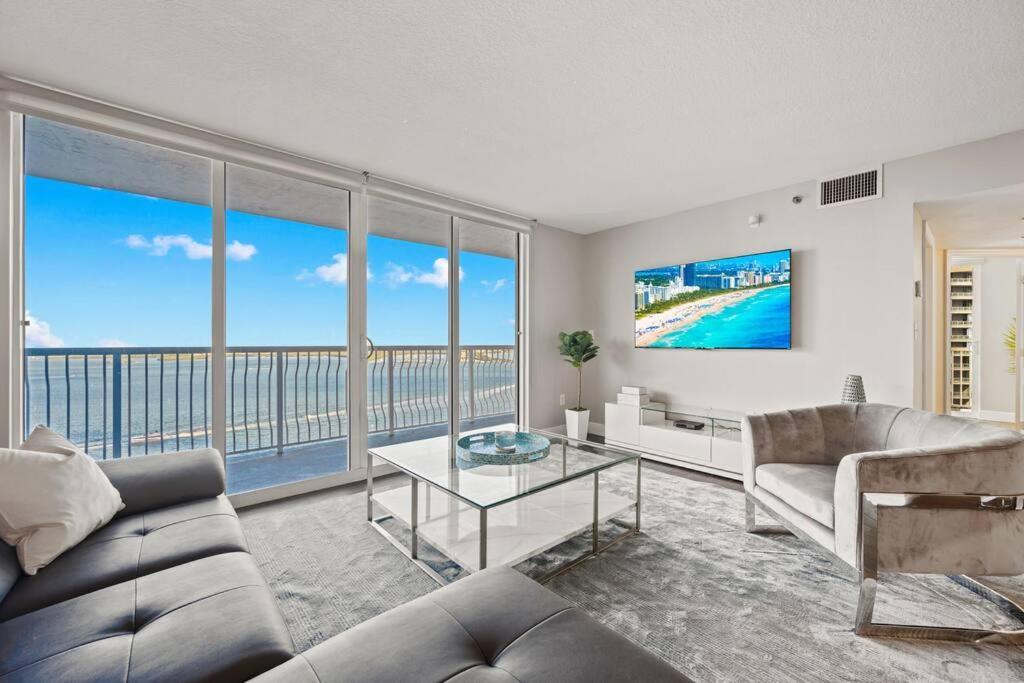 Ocean View 35th Floor, In The Heart Of *