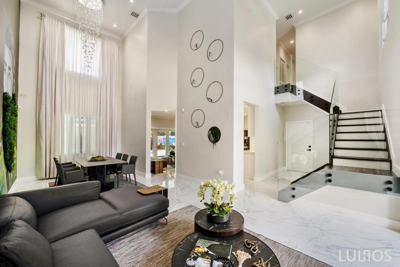 Luxury Oasis - Heated Pool, Game Extravaganza L44 Holiday home *