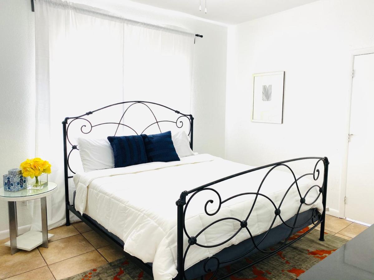 Xanadu Villas - 3 Bedroom House Or 2 Bedroom Holiday home Miami