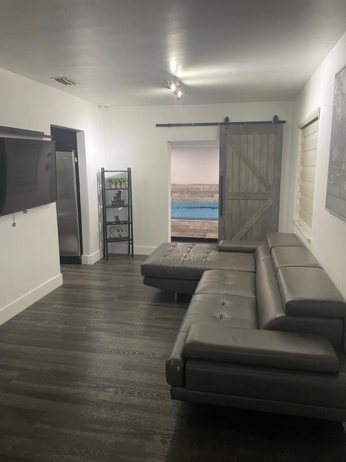 Cozy Triplex Centrally Located Holiday home Miami