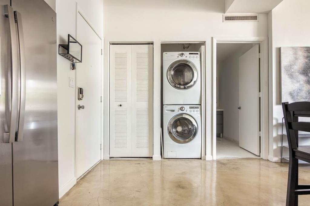 1br Loft In Downtown With Bay View And Workspace Apartment Miami