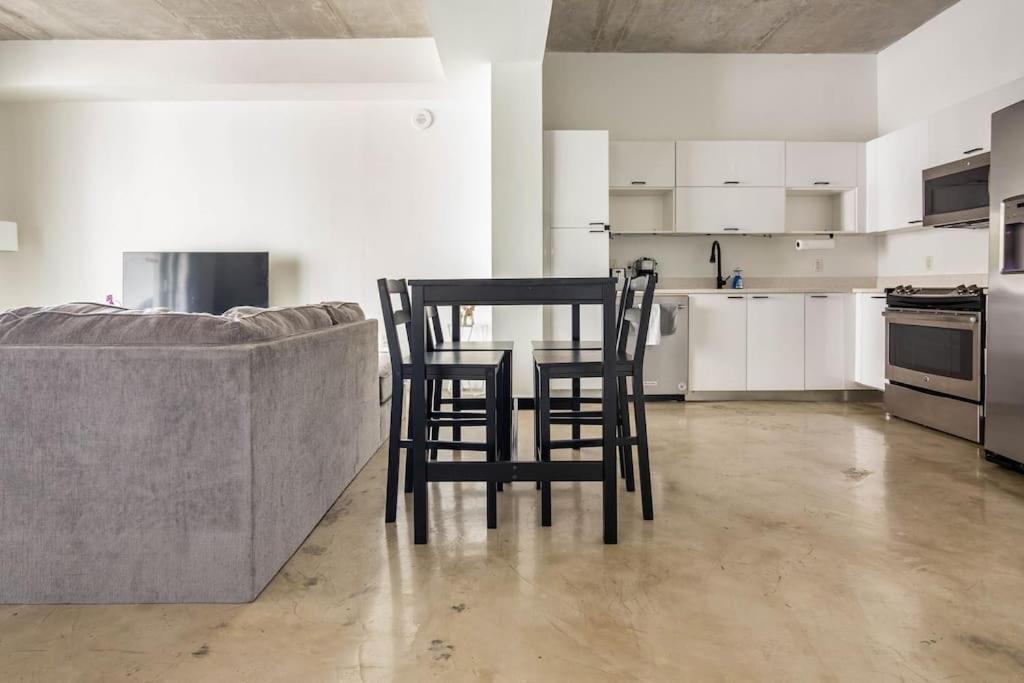1br Loft In Downtown With Bay View And Workspace