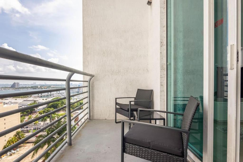1br Loft In Downtown With Bay View And Workspace Miami