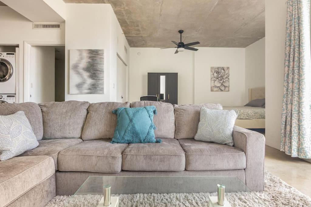 Apartment 1br Loft In Downtown With Bay View And Workspace *