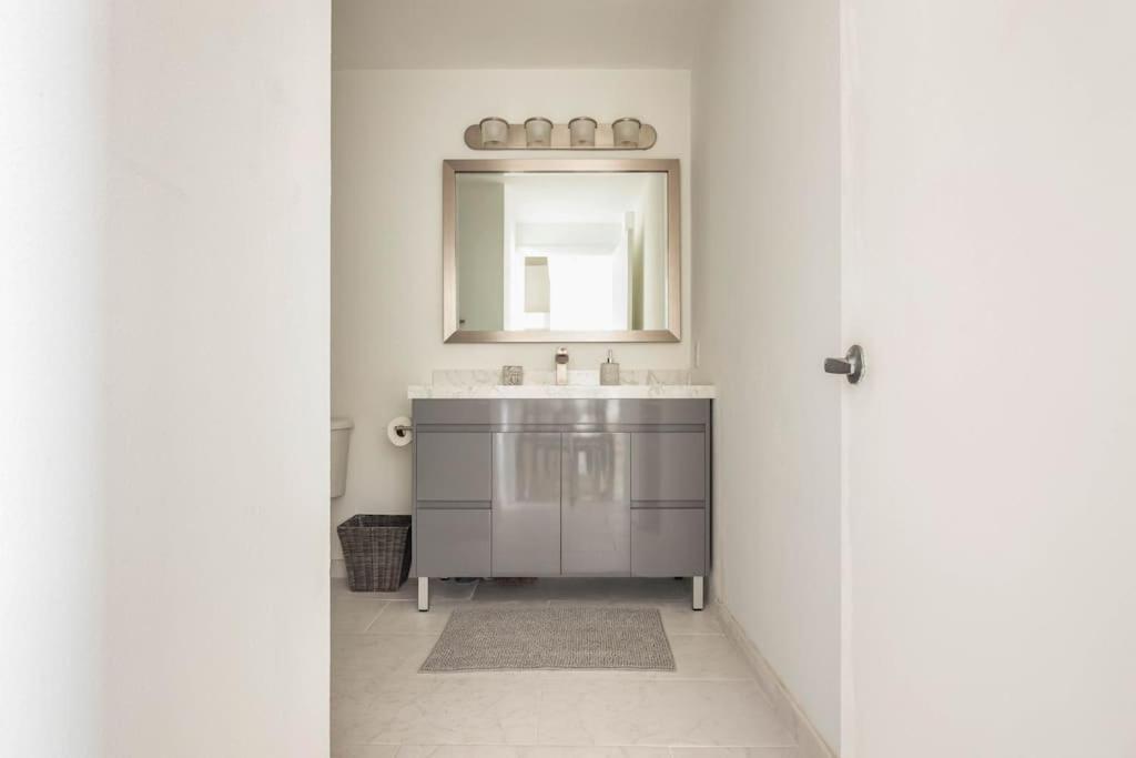 Apartment 1br Loft In Downtown With Bay View And Workspace