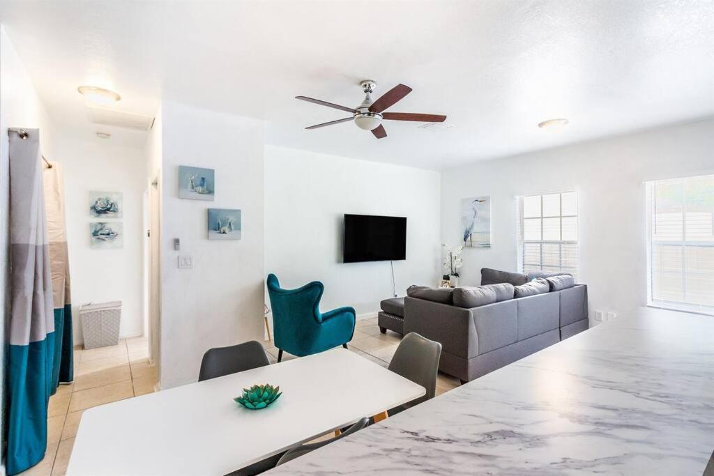 Bright & Cozy Duplex ~ Near South & Wynwood! *